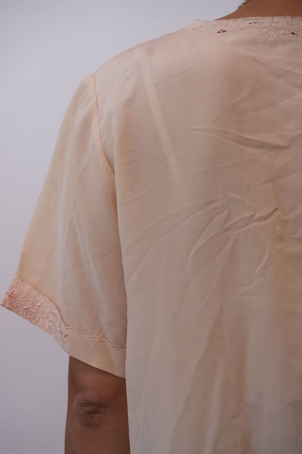 תמונה ממוזערת: Baby pink silk top
