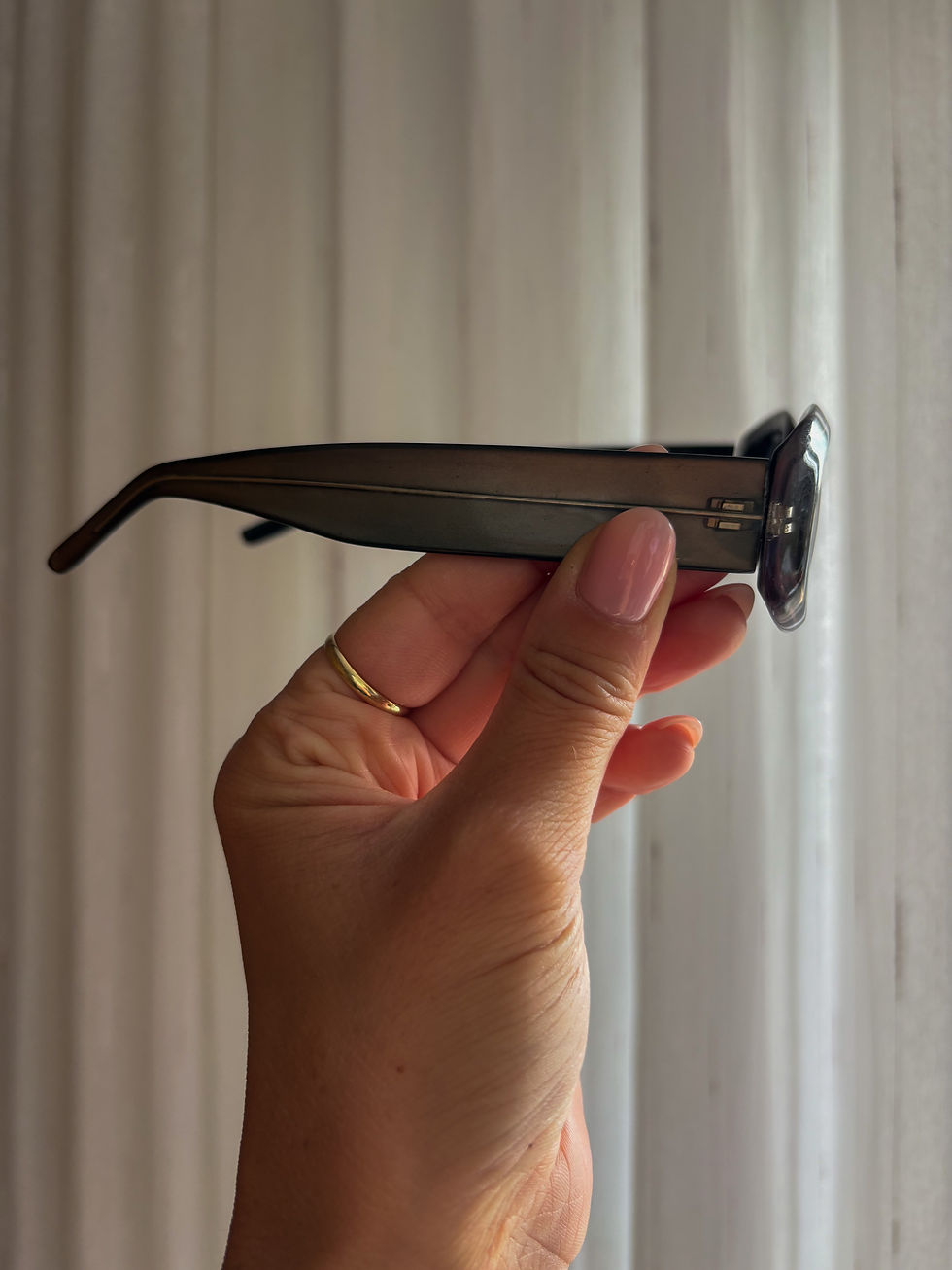 תמונה ממוזערת: Vintage black-gray sunglasses