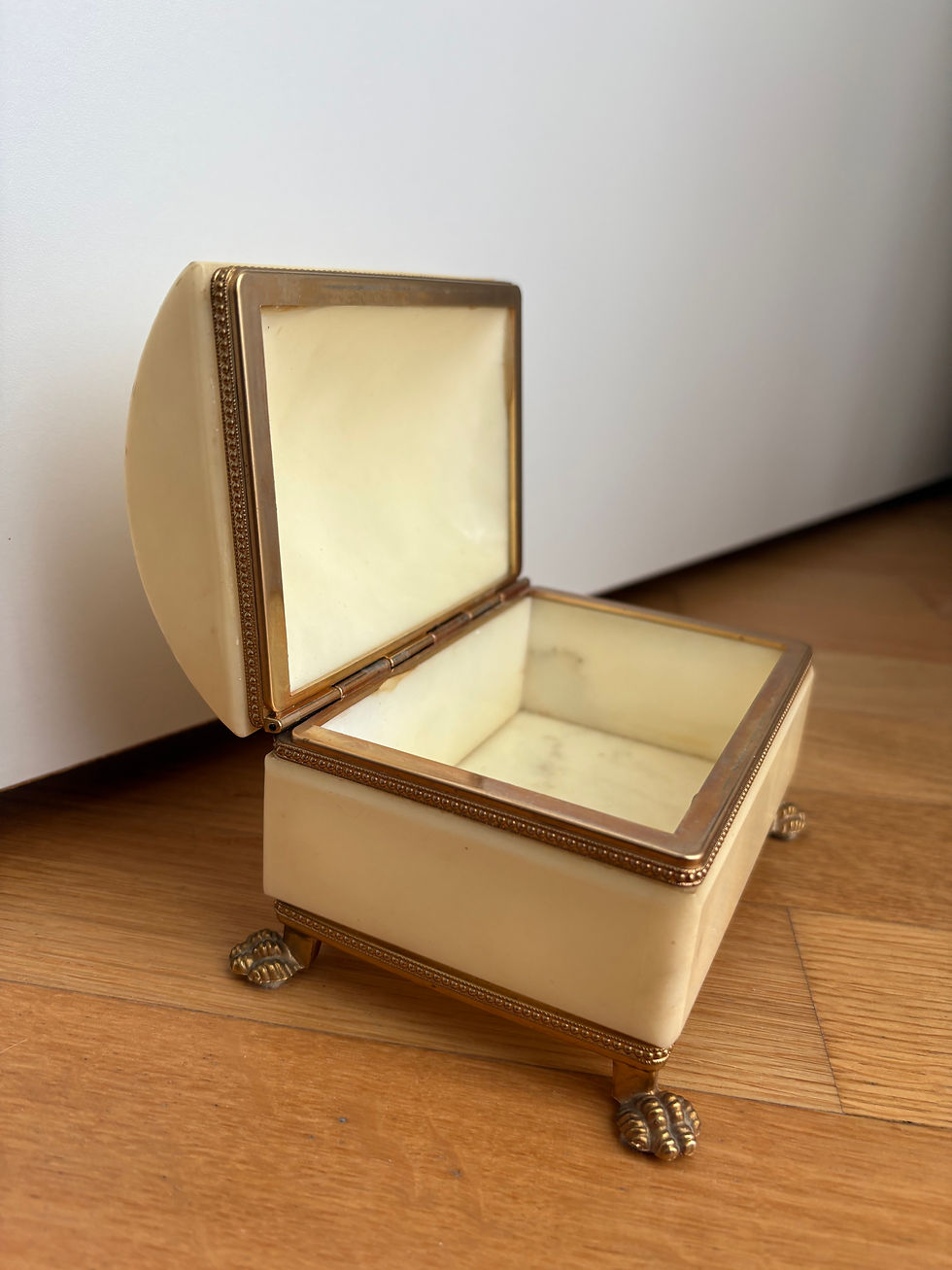 תמונה ממוזערת: Marble gold box