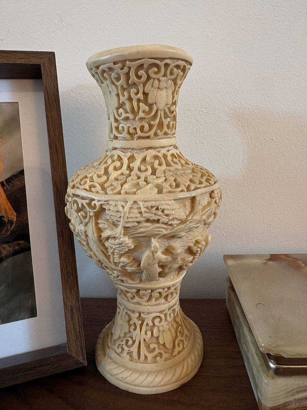 תמונה ממוזערת: Unique vintage vase