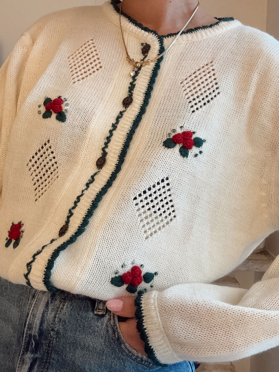 תמונה ממוזערת: Handmade embroidery cardigan 