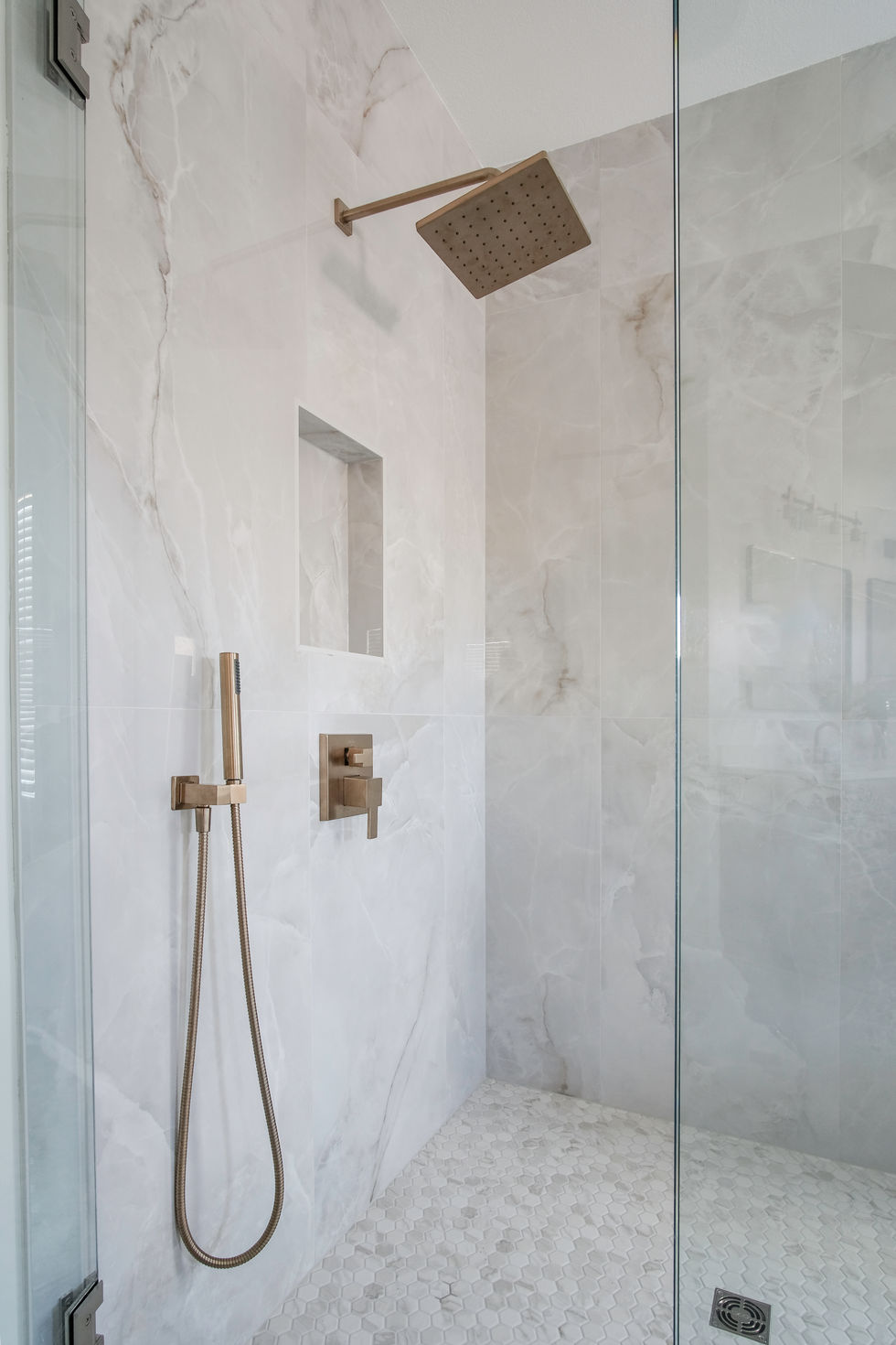 March-Master-Bath-4
