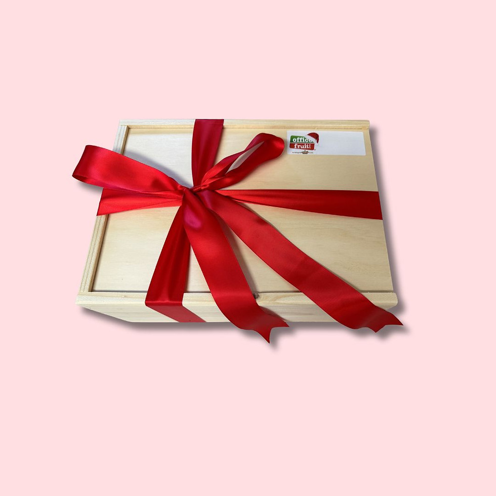 Thumbnail: Deluxe Summer Fruit Hamper and Wine