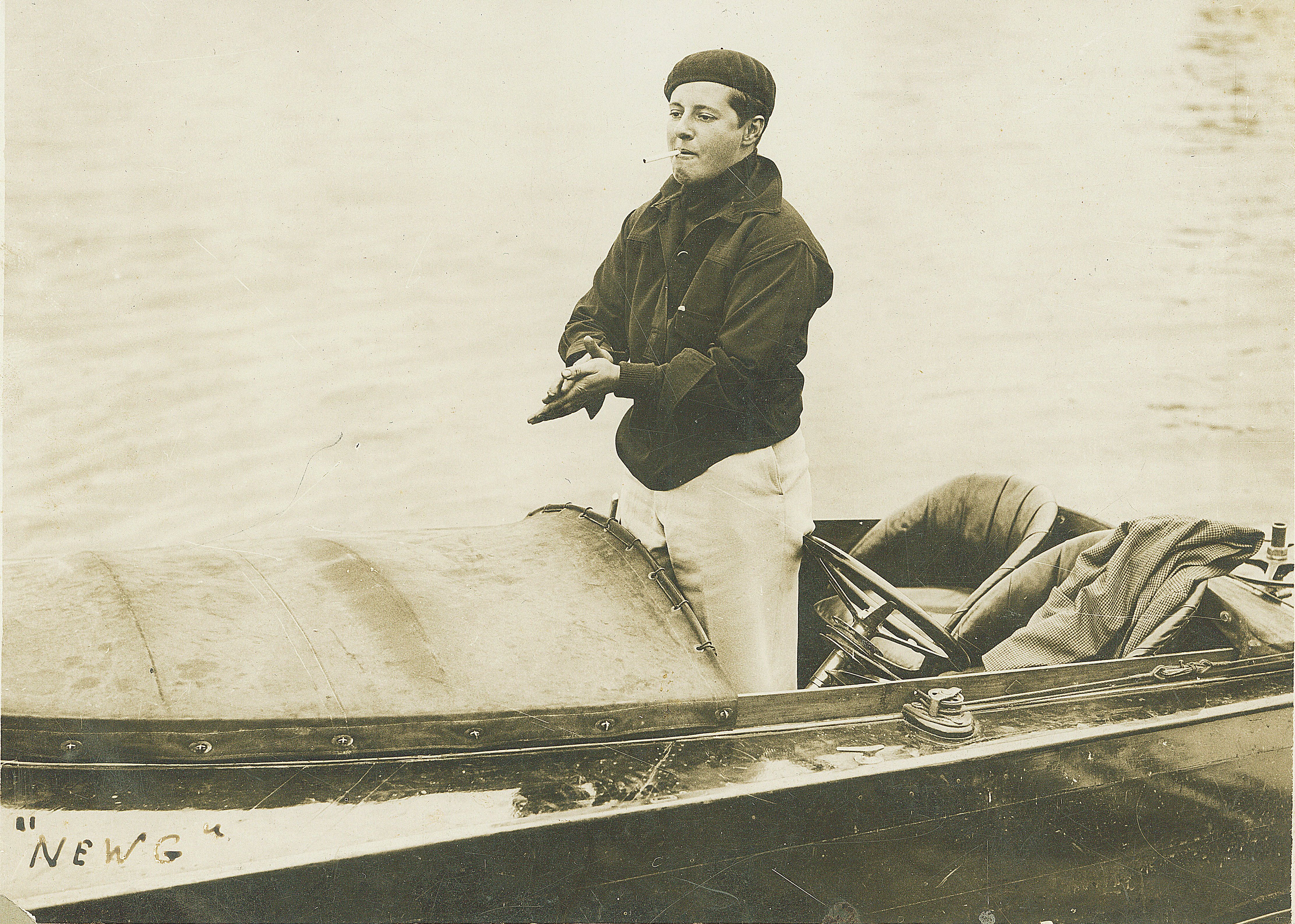 Joe Carstairs on Newg, Cowes