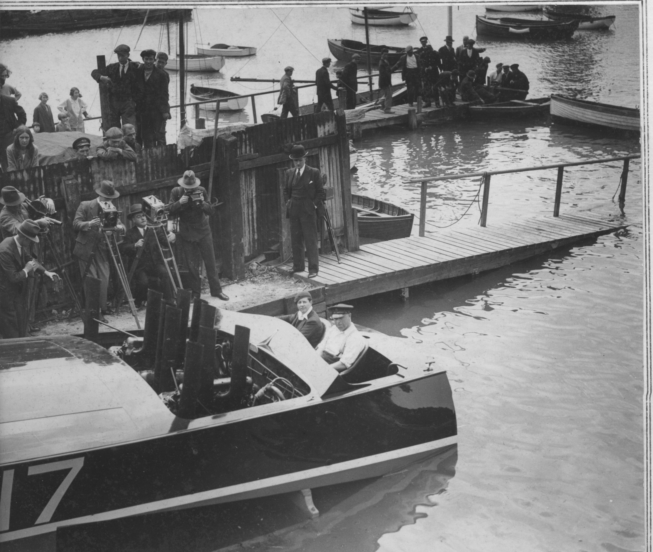 Estelle IV meeting the press
