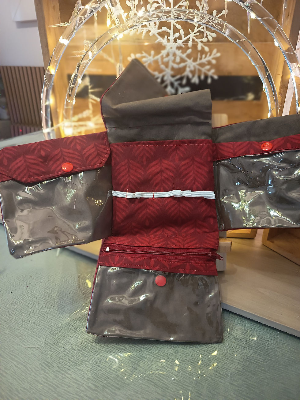 Miniature : Collection artisanale de pochettes et boîtes à bijoux en tissu – déstockage à prix doux