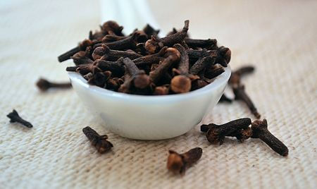 Thumbnail: Cloves