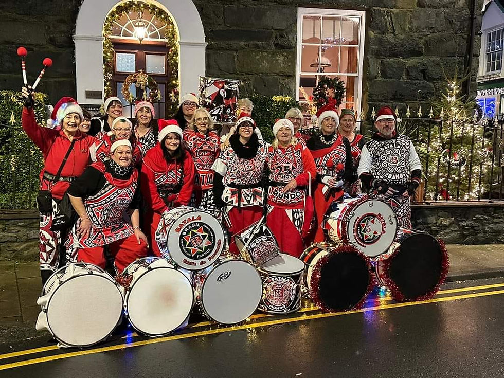 Barmouth Late Night Shopping and Christmas Light Switch On