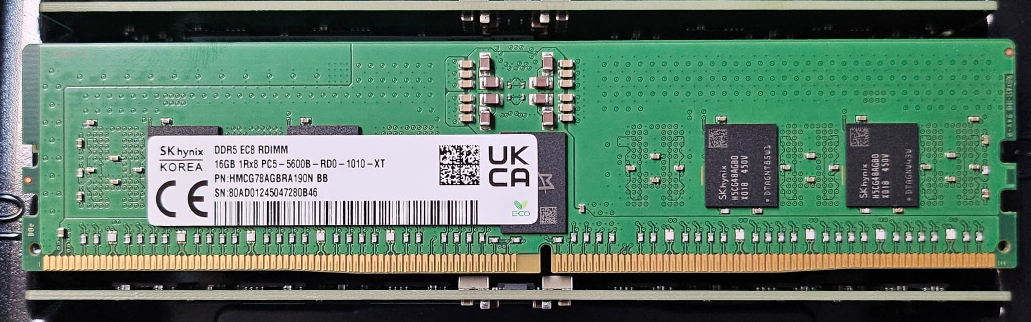 SKhynix 16GB 1RX8 PC5 - 5600B - RDIMM HMCG78AGBRA190N DDR5 SERVER RAM.