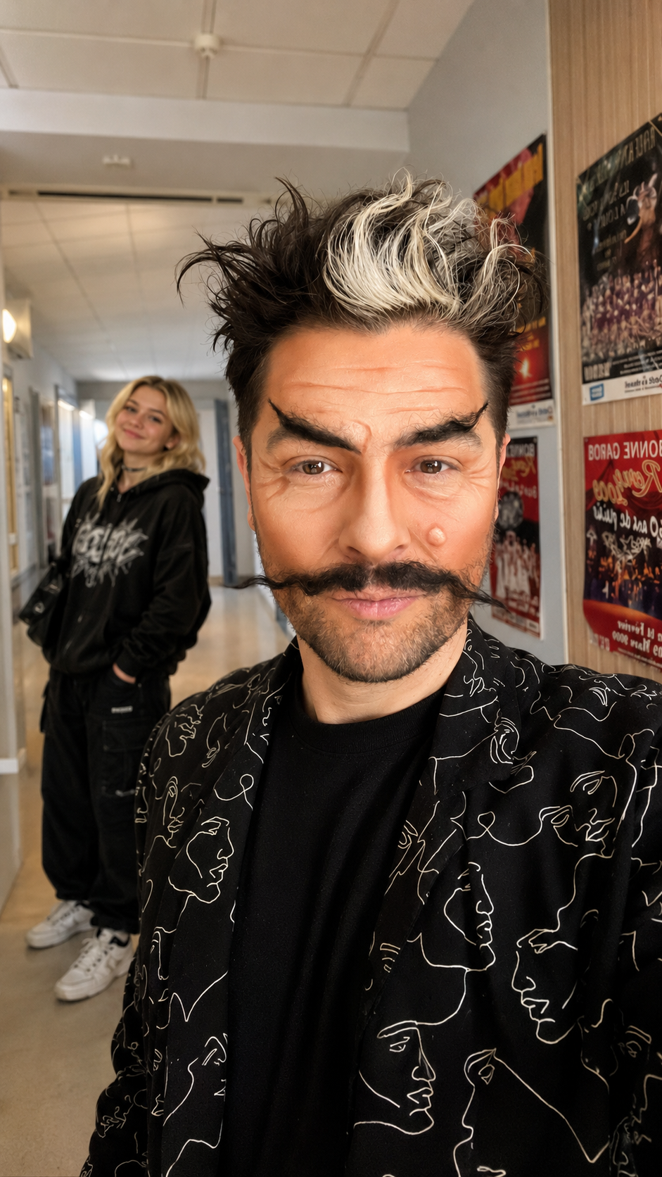 Paul Don Até Periode Makeup Artist