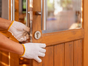 Top Benefits of Hiring a Locksmith Service in Surprise, AZ