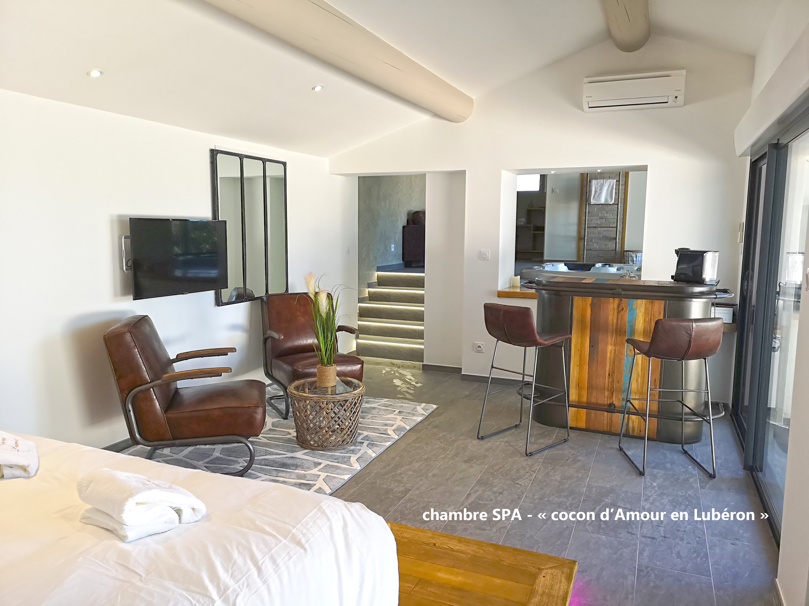 chambre SPA cocon d'amour en Provence