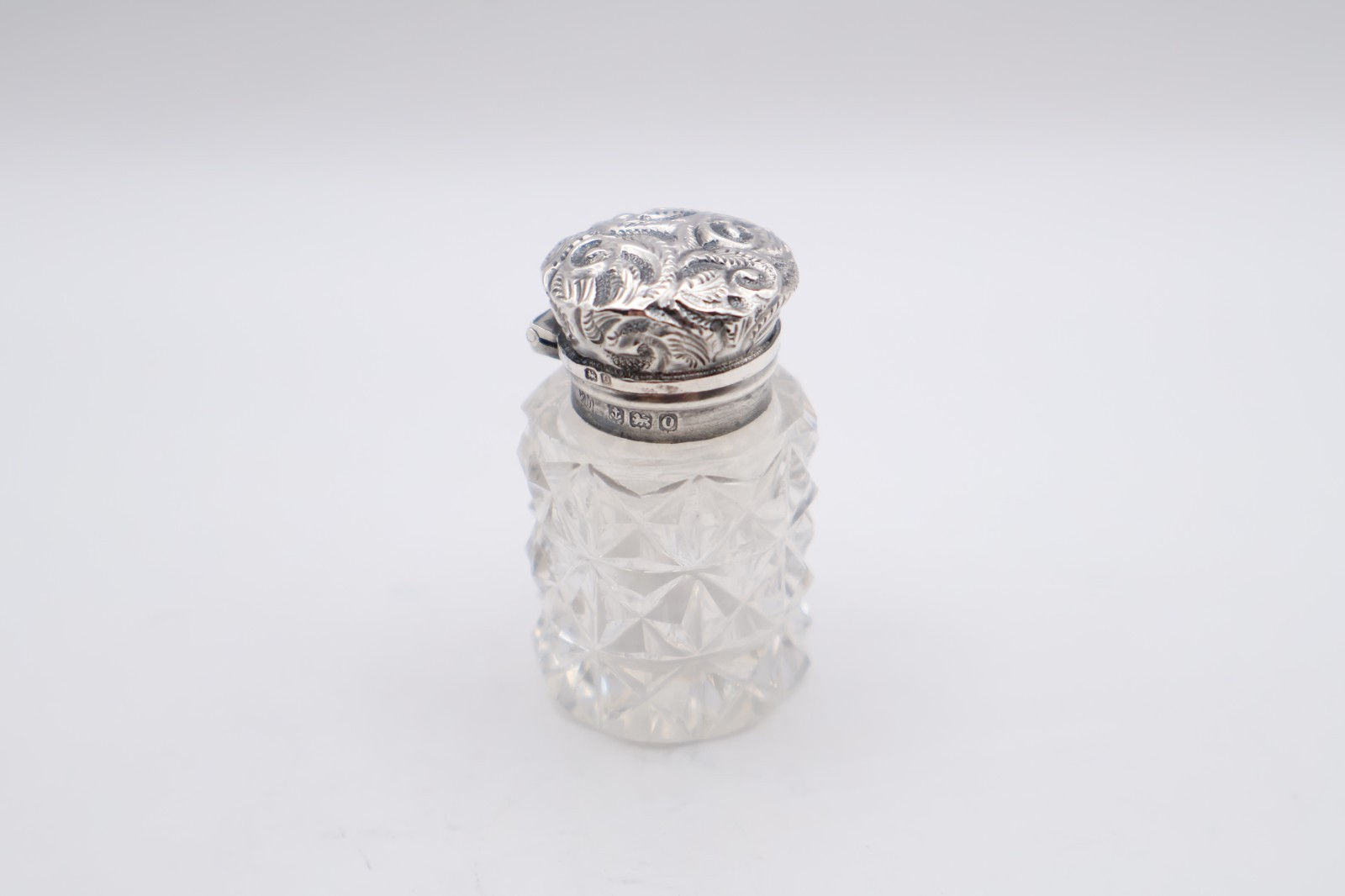 Antique Sterling Silver Topped Scent Bottle Hallmarked Birmingham 1913