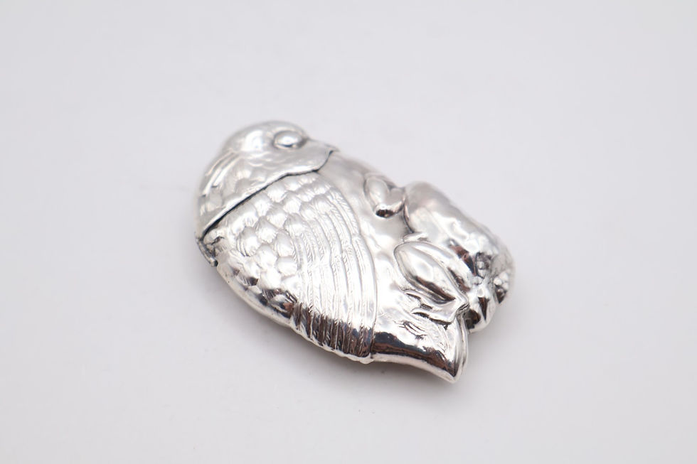 Thumbnail: Unusual Vintage Silver Novelty Bird of Prey Vesta Case Hallmarked Birmingham