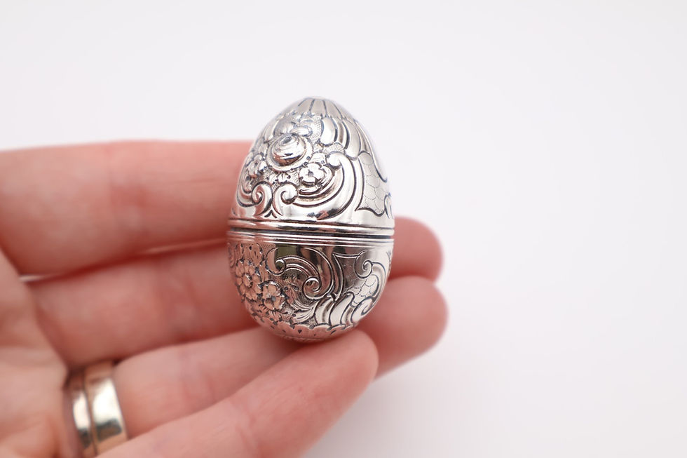 Thumbnail: Beautiful Antique Georgian Silver Nutmeg Grater
