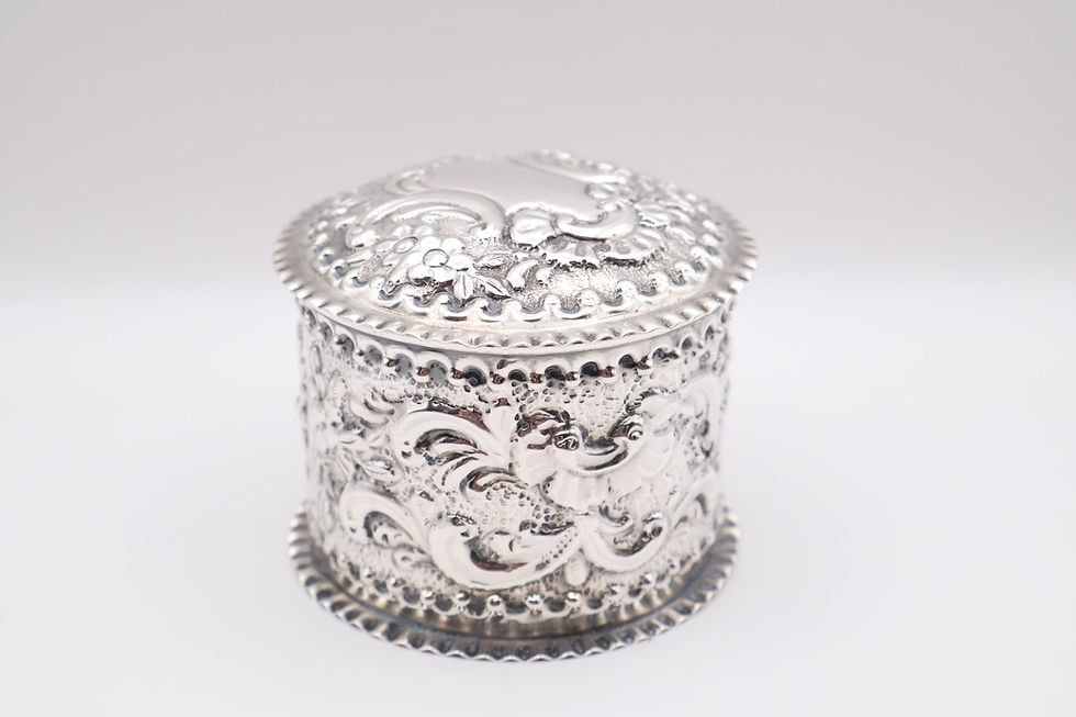 Thumbnail: Fabulous Antique Solid Silver Large Embossed Box Hallmarked London 1891