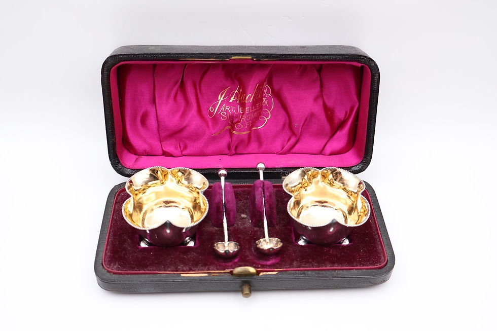 Thumbnail: Charming Antique Boxed Silver Pair of Salt Dishes & Spoons London 1895