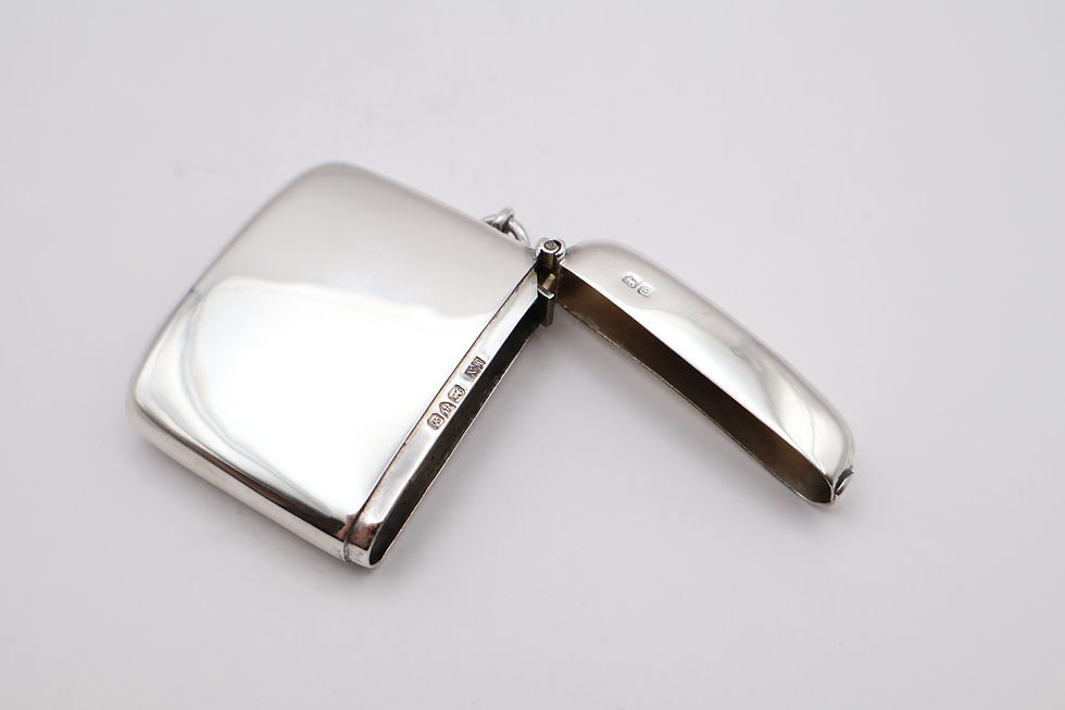 Thumbnail: Quality Antique Solid Silver Plain Vesta Case Hallmarked Chester 1904