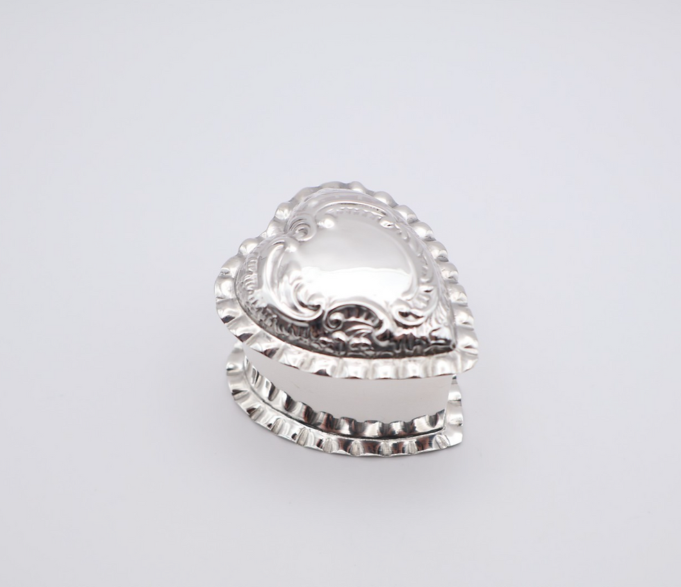Charming Antique Solid Silver Small Heart Trinket Box Hallmarked Birmingham 1900