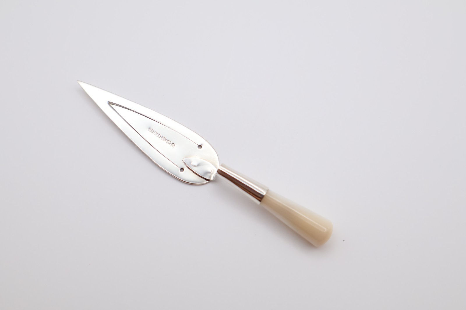 Vintage Silver & Mother of Pearl Handled Novelty Trowel Bookmark London 2008