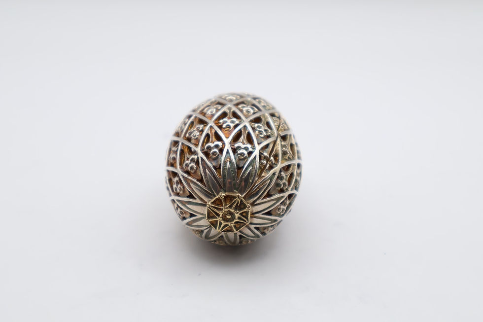 Thumbnail: Limited Edition Heavy Vintage Solid Silver Gilt Egg Box Hallmarked London 1979
