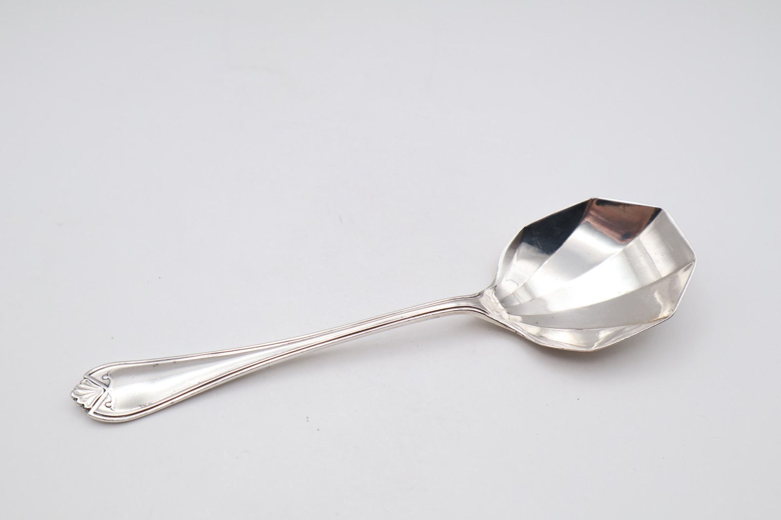 Lovely Antique Solid Silver Jam Preserve Spoon Hallmarked Sheffield 1923