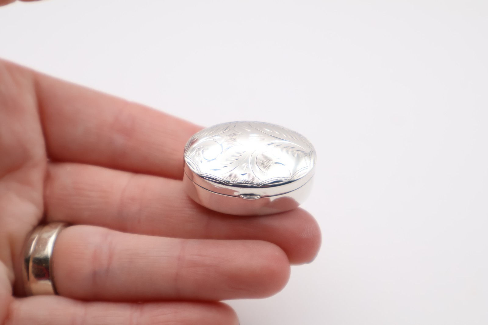 Vintage Sterling Silver Oval Pill Pot Hallmarked London 1987