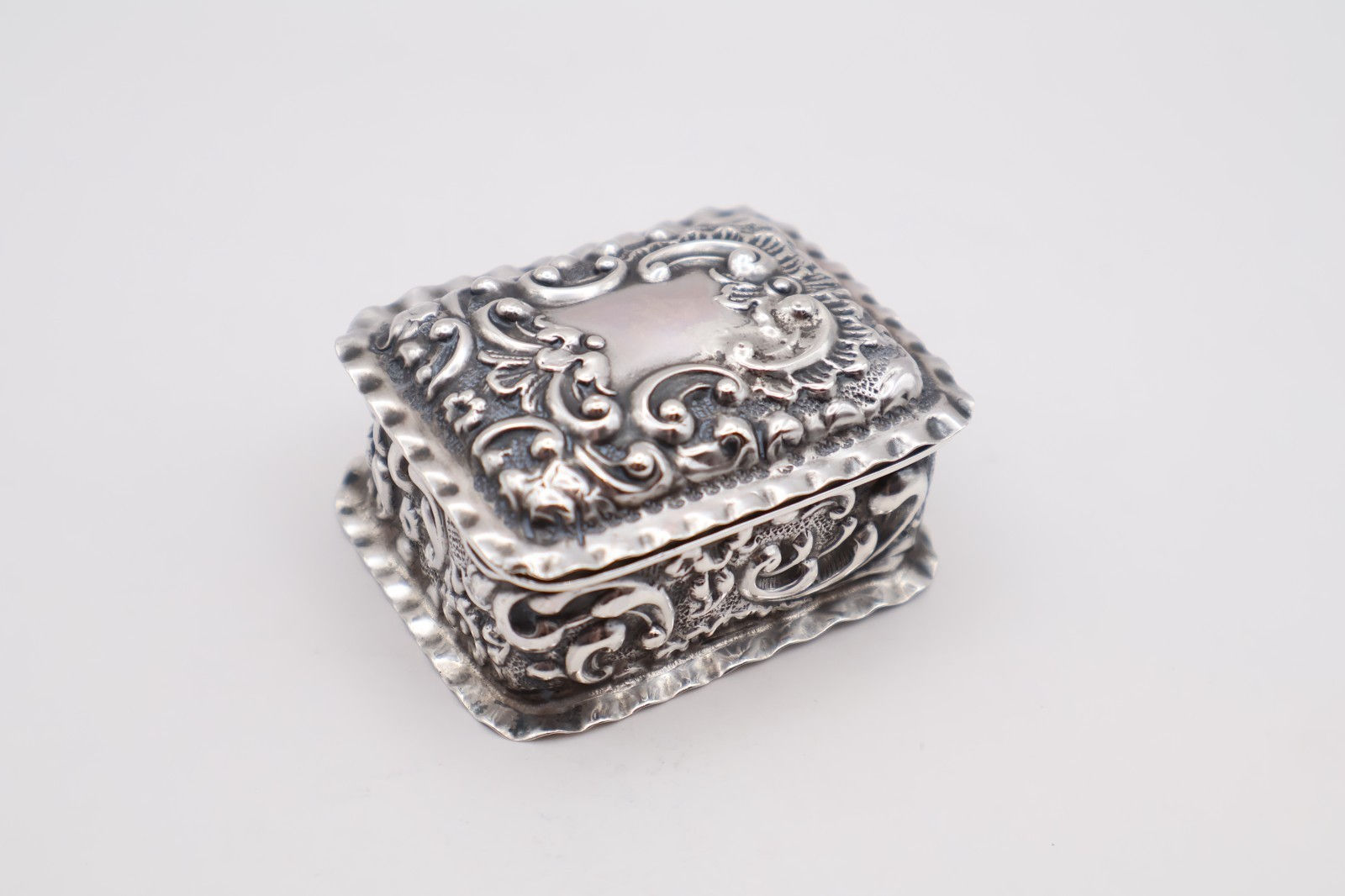 Lovely Antique Silver Repousse Small Trinket Box Hallmarked Birmingham 1900