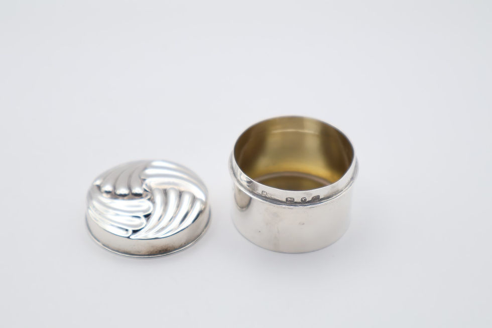 Thumbnail: Charming Antique Victorian Sterling Silver Small Trinket Box Birmingham 1891