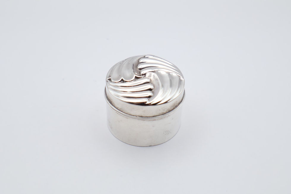Thumbnail: Charming Antique Victorian Sterling Silver Small Trinket Box Birmingham 1891