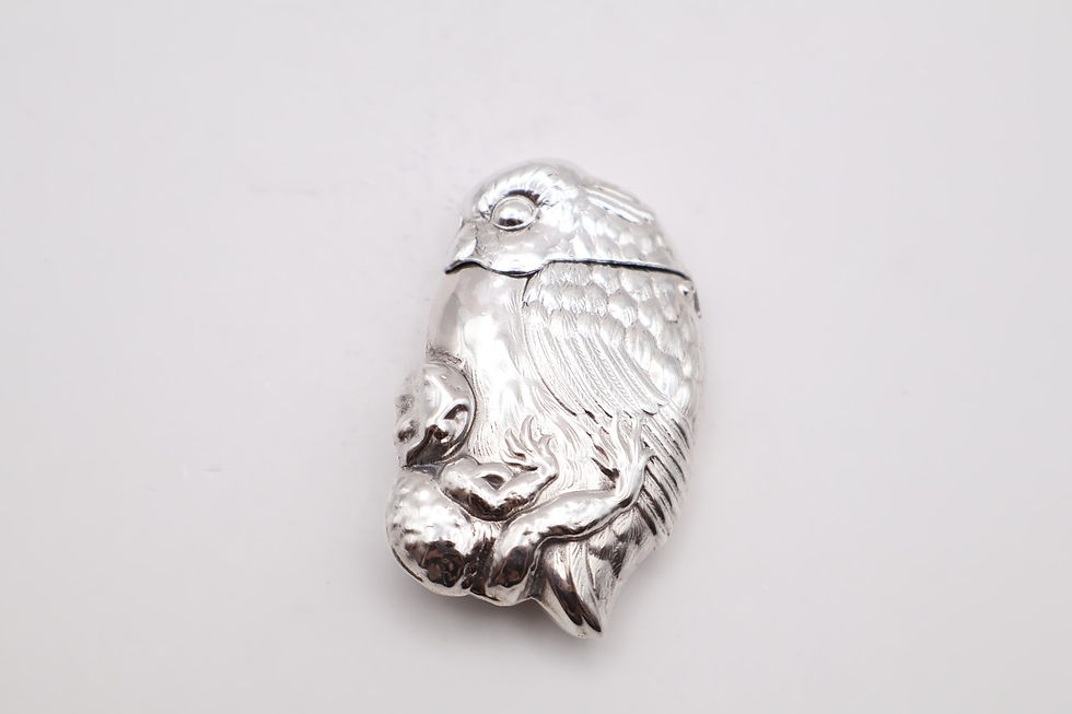 Thumbnail: Unusual Vintage Silver Novelty Bird of Prey Vesta Case Hallmarked Birmingham