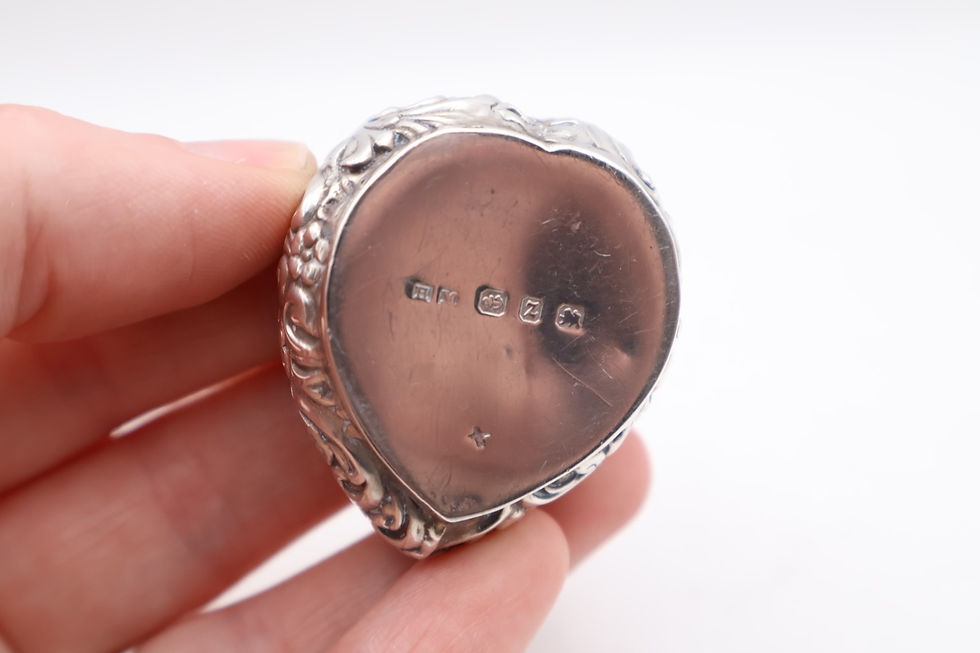 Thumbnail: Charming Antique Victorian Silver Small Heart Trinket Box Birmingham 1899