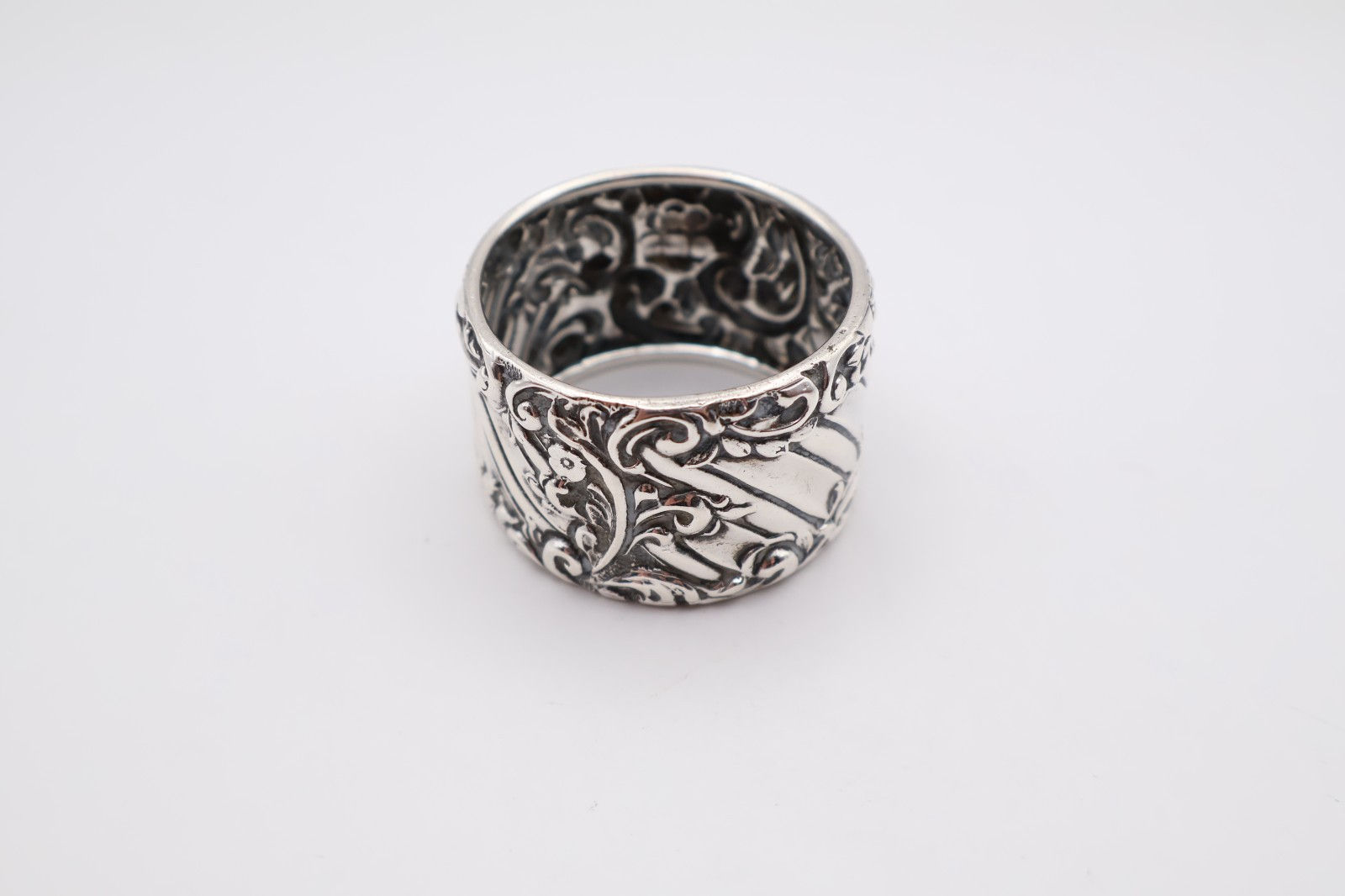 Lovely Antique Sterling Silver Napkin Ring Hallmarked Birmingham 1904