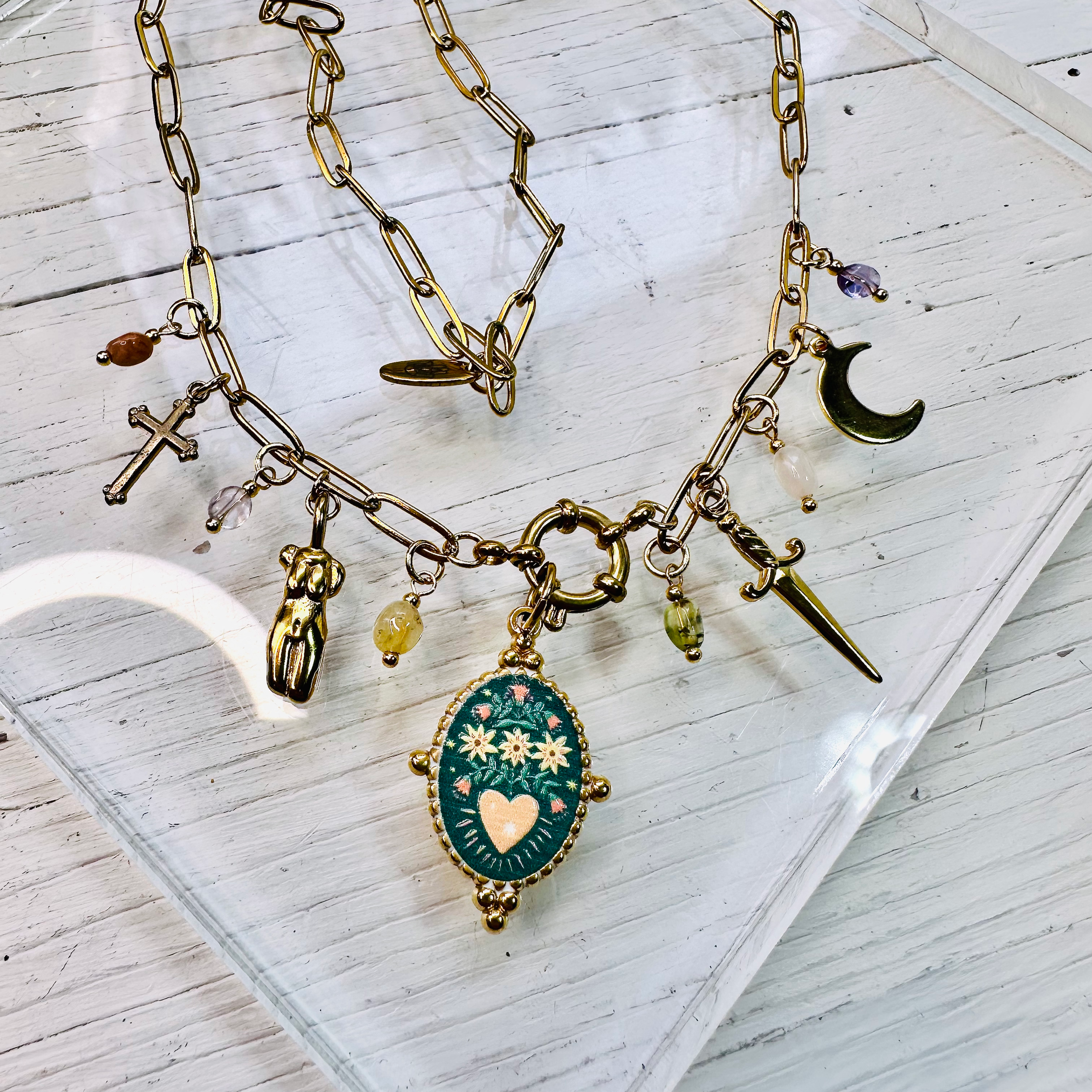 Coeur sacré | collier à breloque