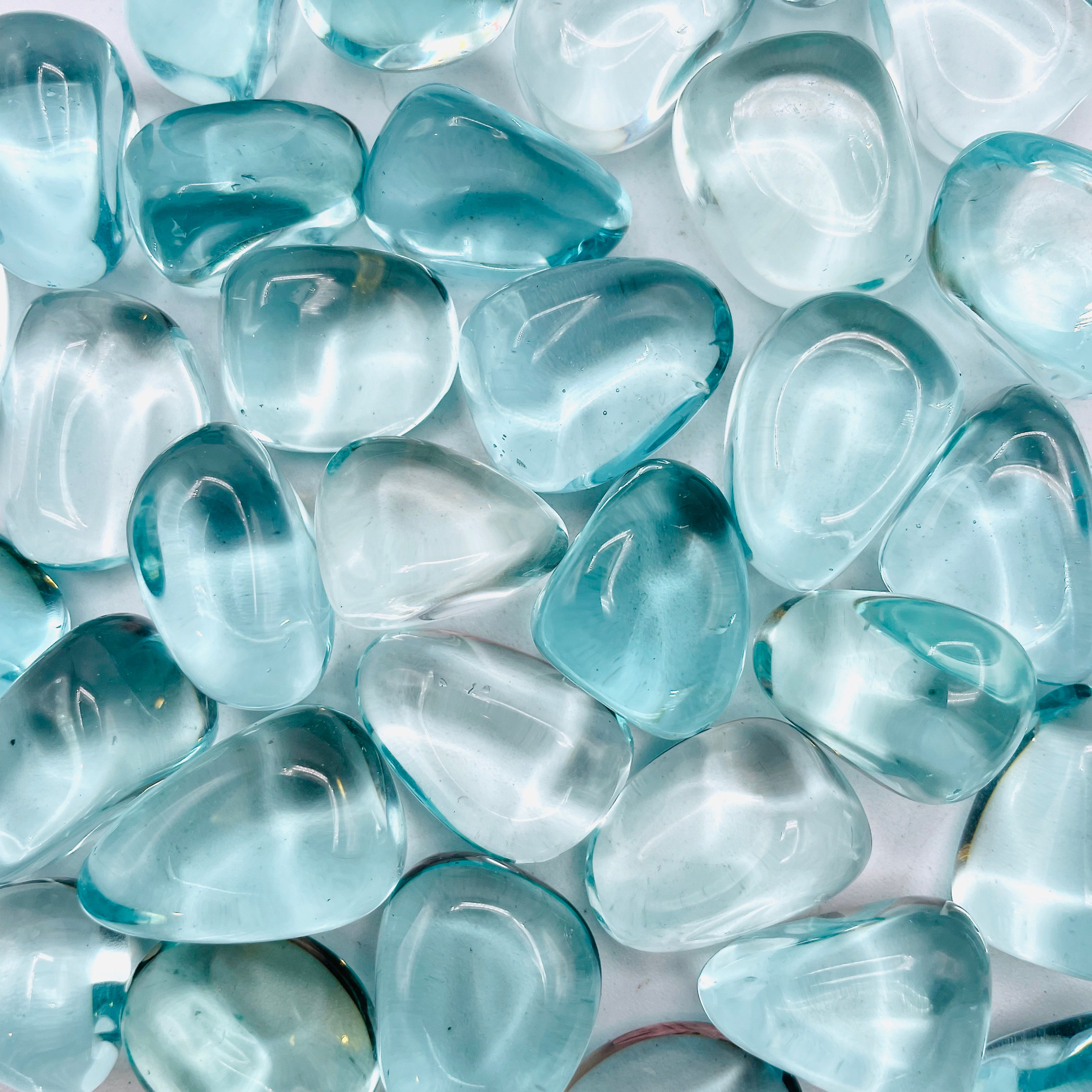 Obsidienne bleue (pierre synthétique) | pierre roulée