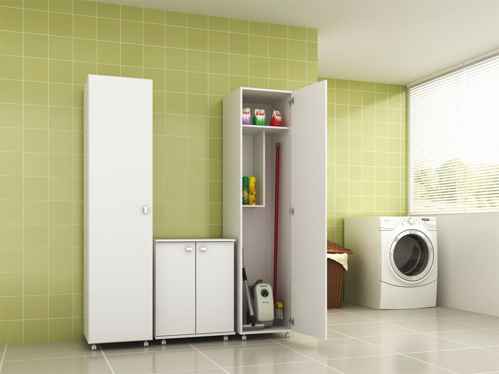 Armário de materiais de limpeza