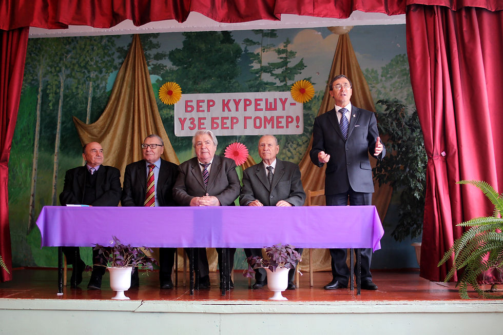 Язучылар белән очрашу