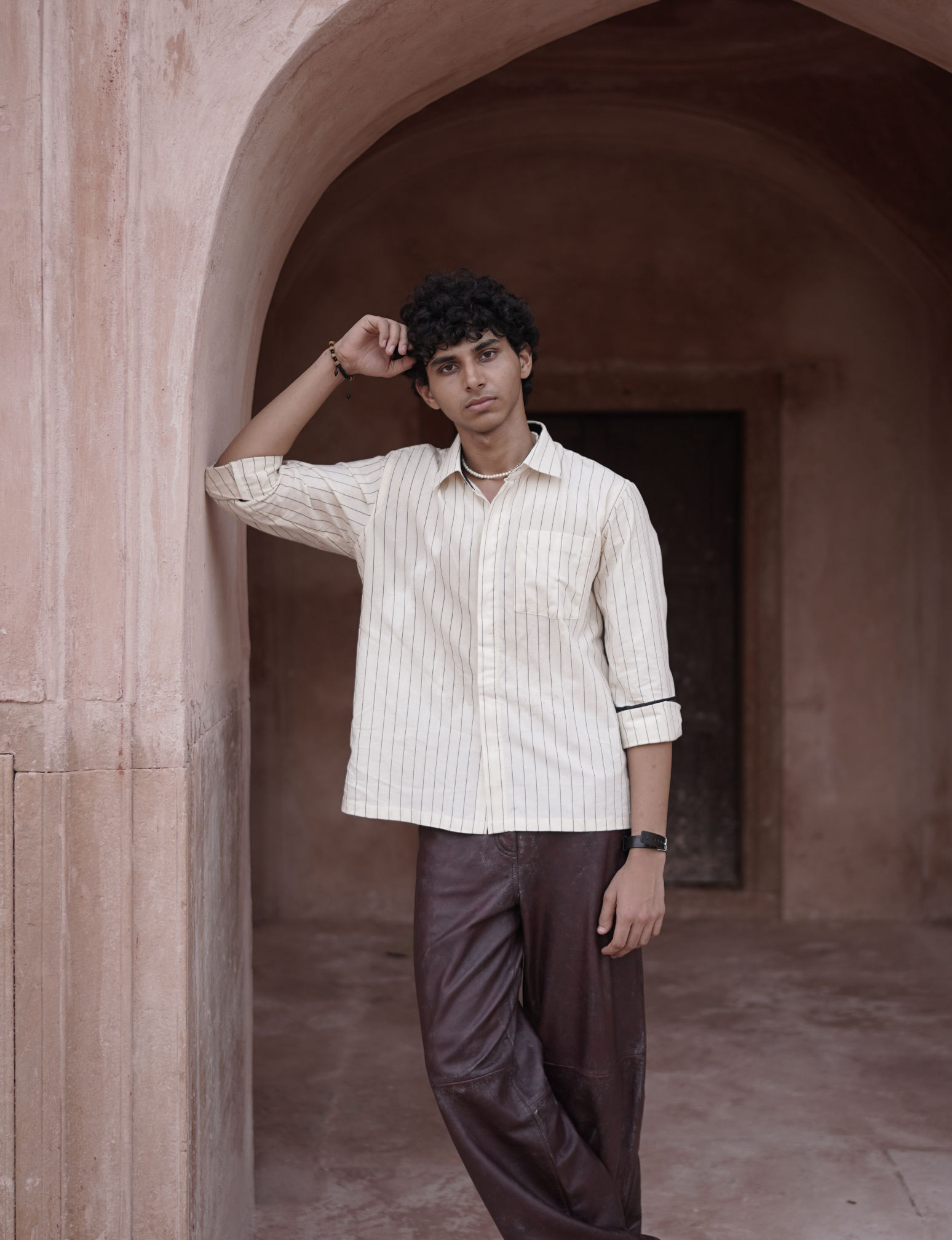 WHITE COLLAR SHIRT (UNISEX)