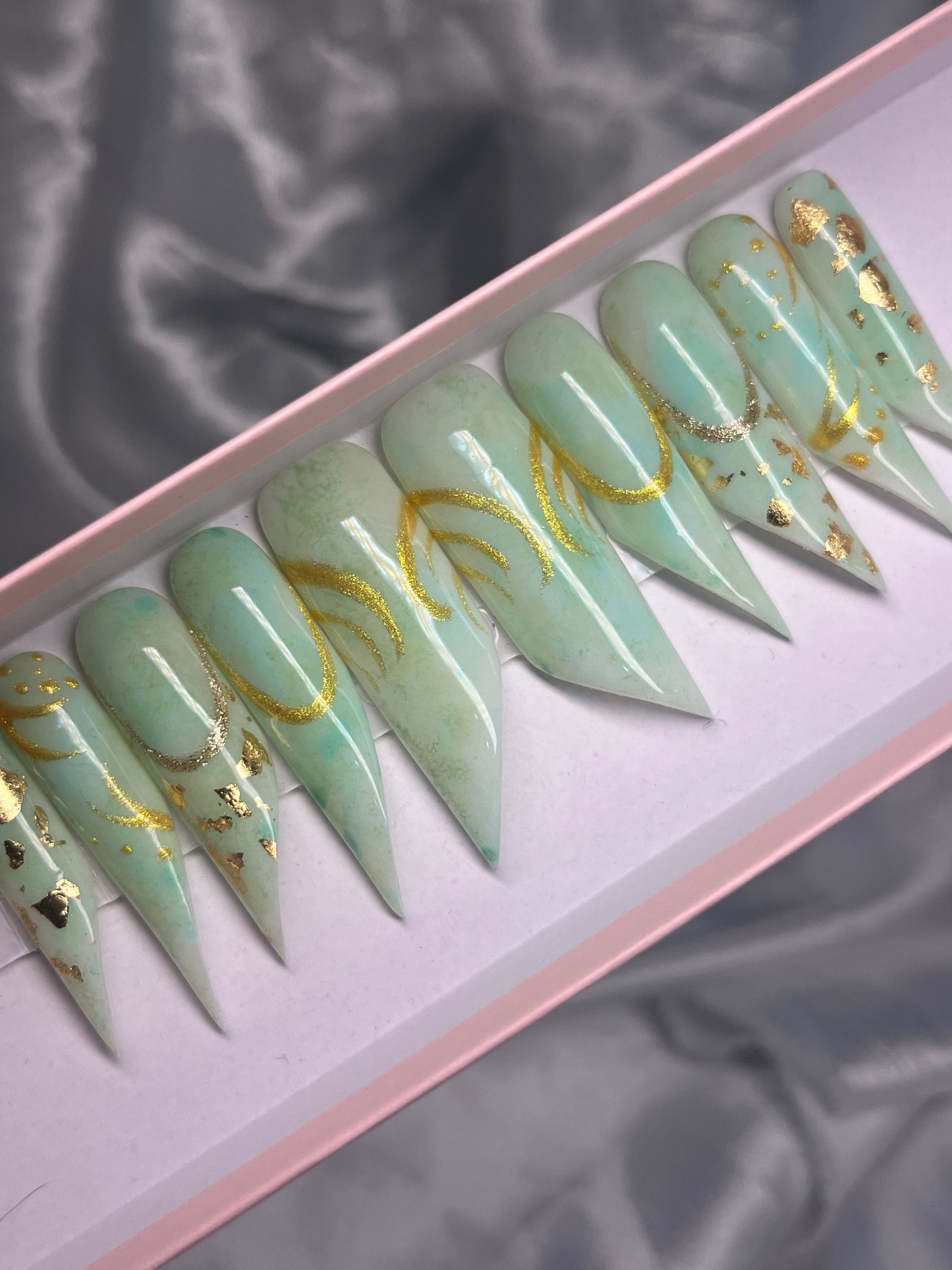 XL Jade Lipstick Press Ons