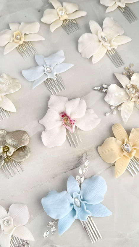 Peineta Orquídea con orquídeas artesanales hechas a mano para peinado de novia.