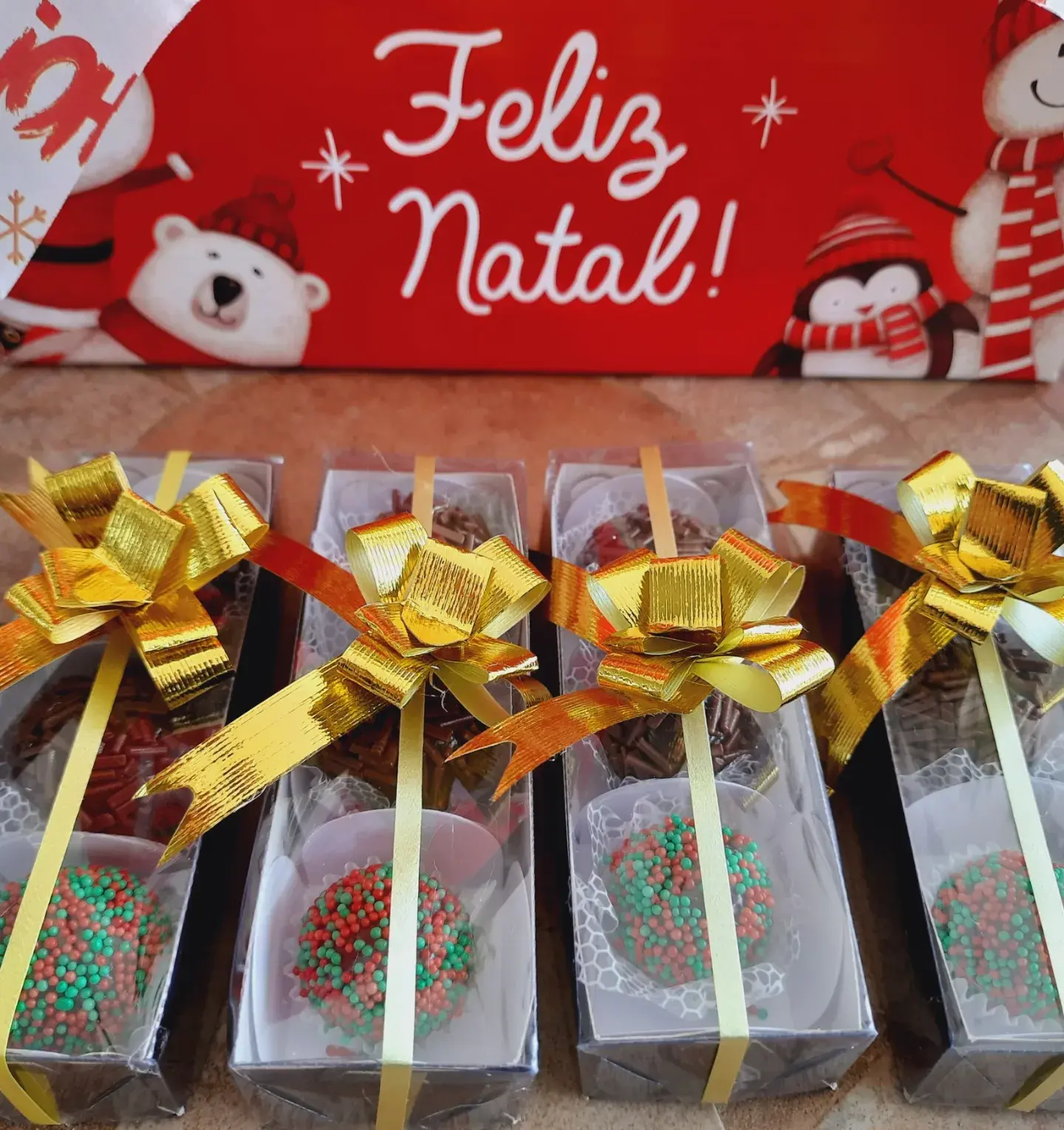 Caixa com 3 brigadeiros