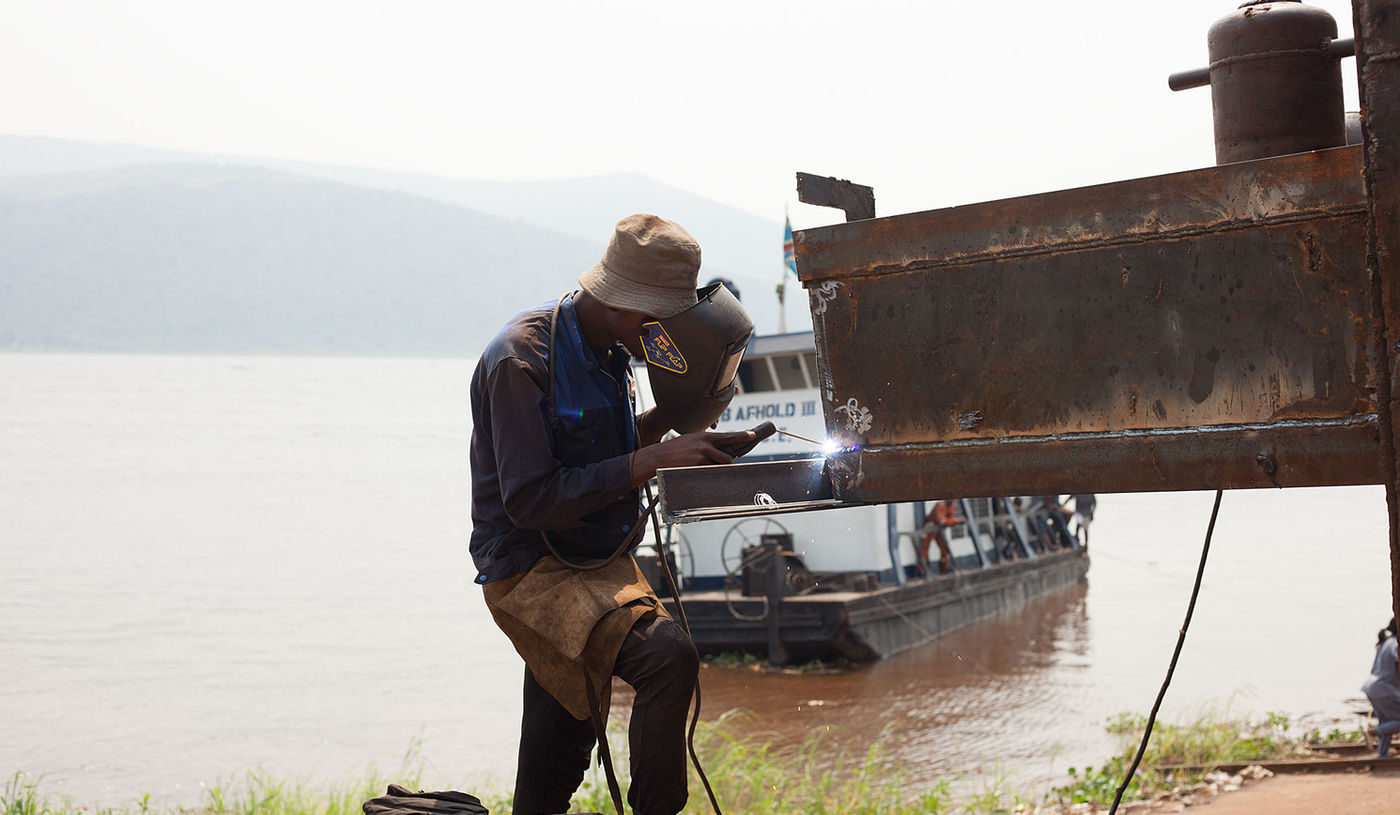 repair-ship-congo.jpg