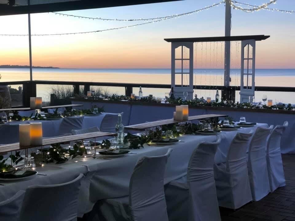 Aquavue Beachfront Bar & Eatery
