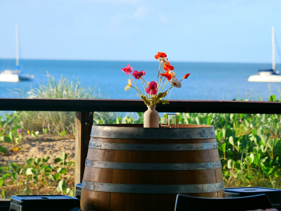 Aquavue Beachfront Bar & Eatery