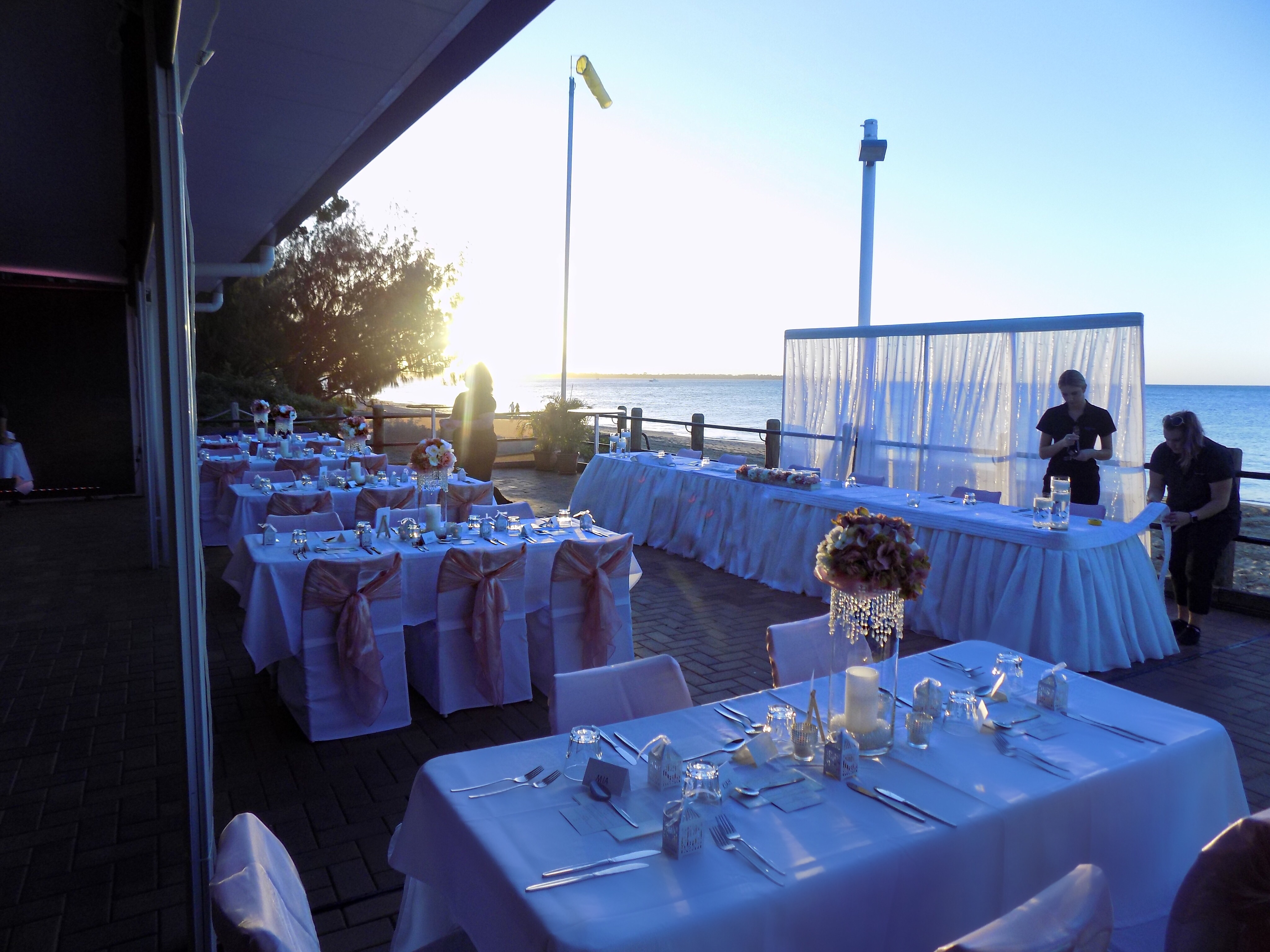 Aquavue Beachfront Bar & Eatery