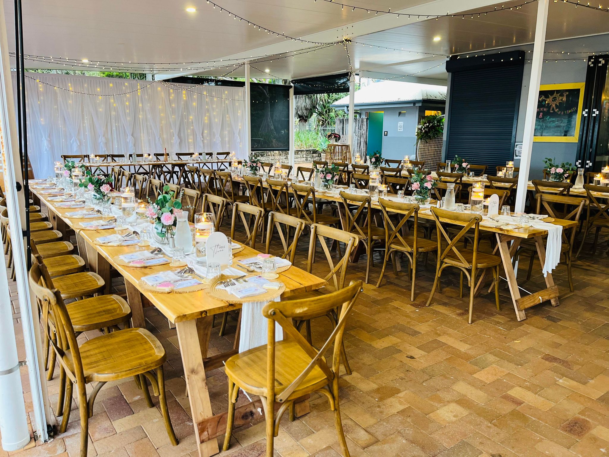 Aquavue Beachfront Bar & Eatery
