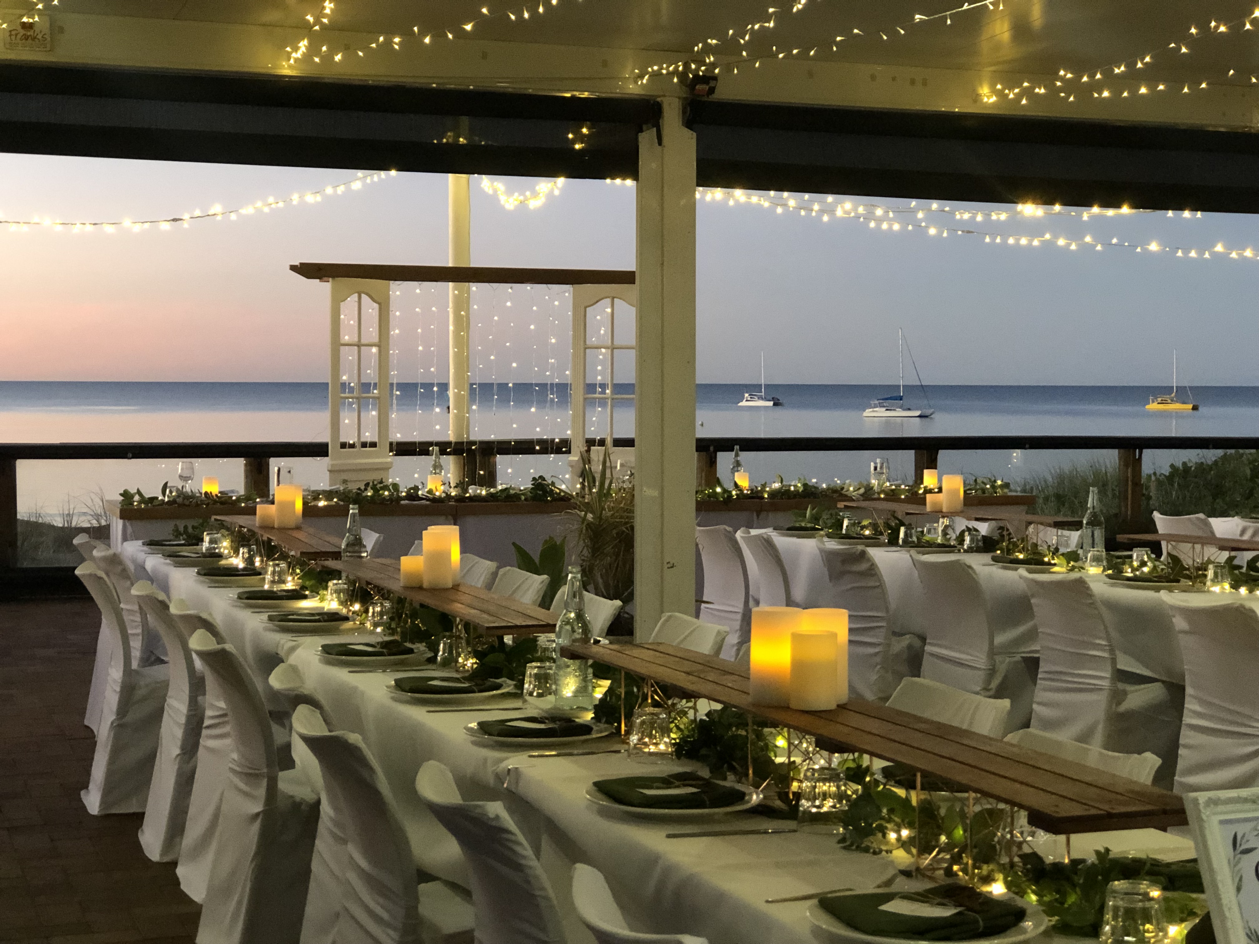 Aquavue Beachfront Bar & Eatery