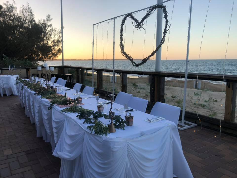 Aquavue Beachfront Bar & Eatery