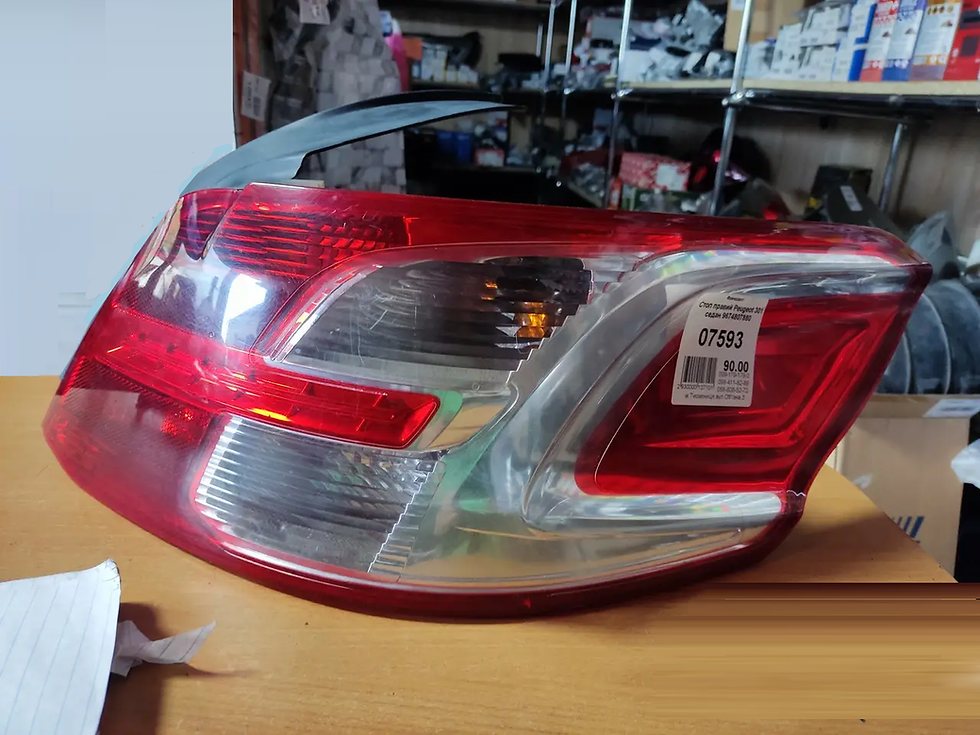 Miniatura: Faro Posterior para Peugeot 301