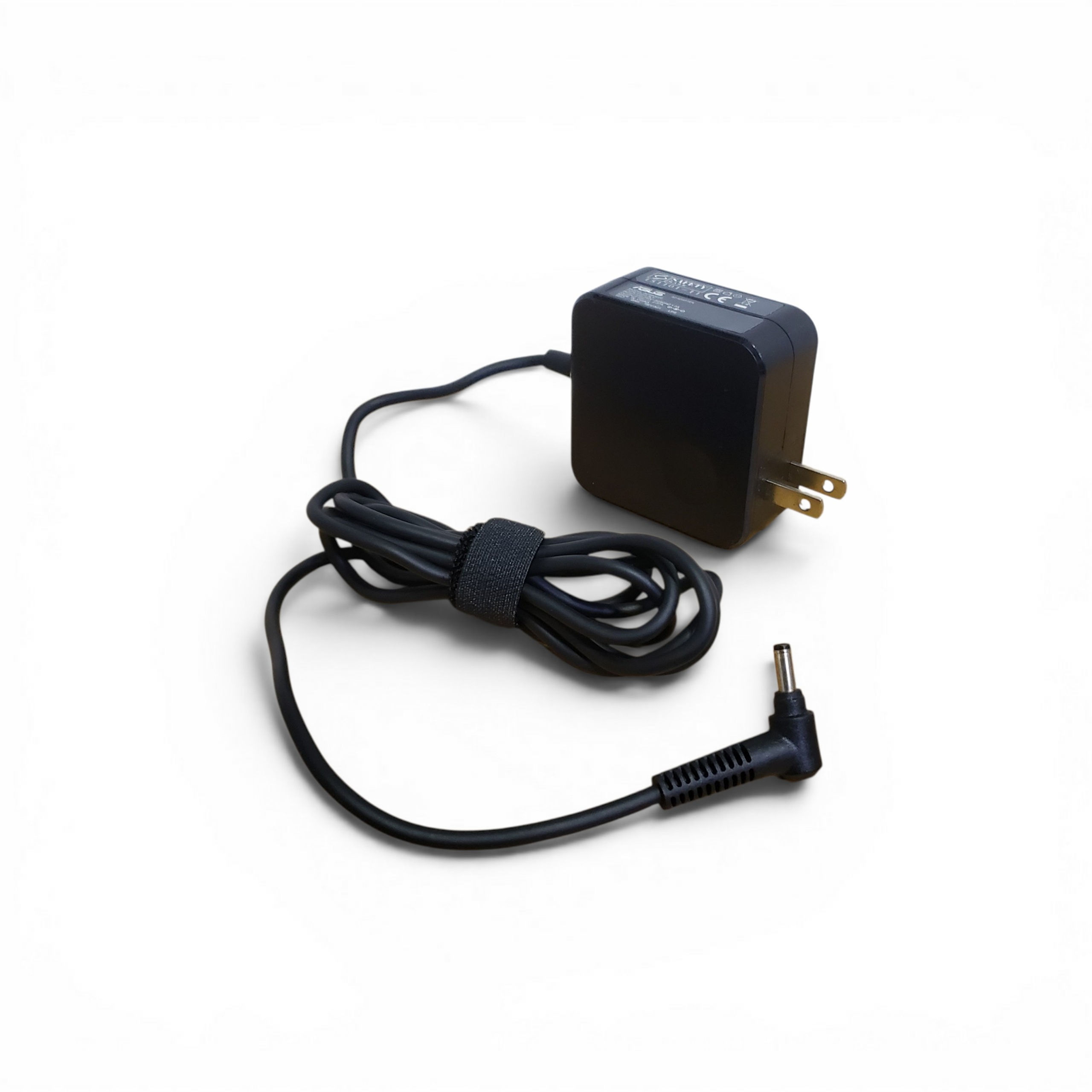 Cargador ASUS punta delgada 45W